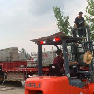 南通 黄金麻冰裂纹，地铺石装车