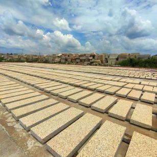 南通 黄金麻花岗岩荔枝面地铺石防护中