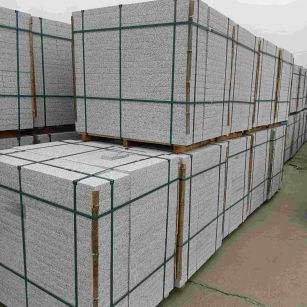 南通 白麻花岗岩石材荔枝面地铺石（300*600*50）