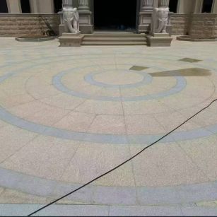 南通 黄金麻芝麻灰花岗岩石材地铺拼接效果