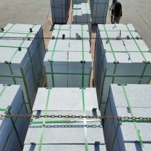 南通 芝麻白花岗岩5公分地铺石 花岗岩厂家工厂装车日常