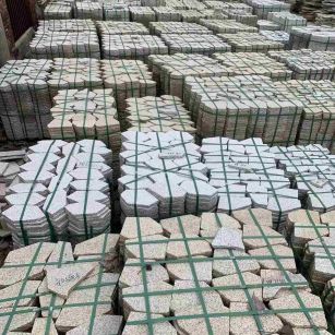南通 黄金麻白麻花岗岩荔枝面地铺石(冰裂纹)