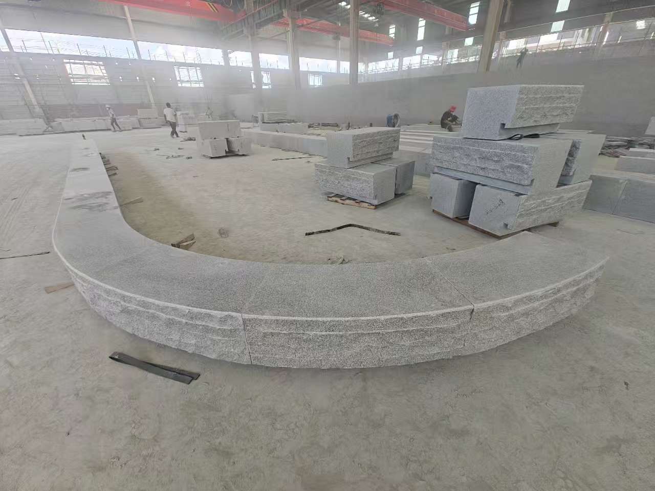 南通 芝麻白异形坐凳，自然面光面弧形加工