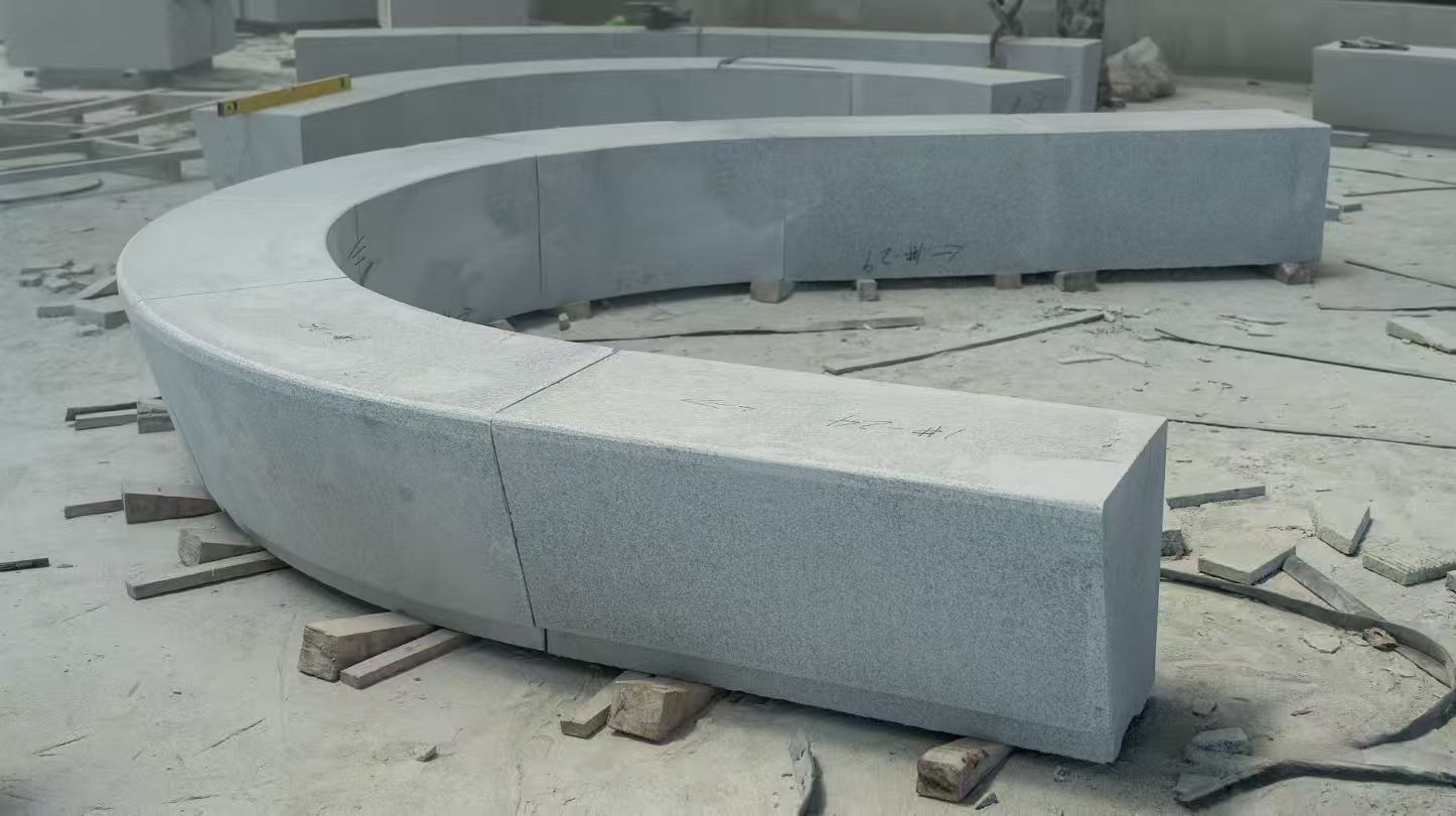 南通 芝麻白花岗岩光面弧形坐凳