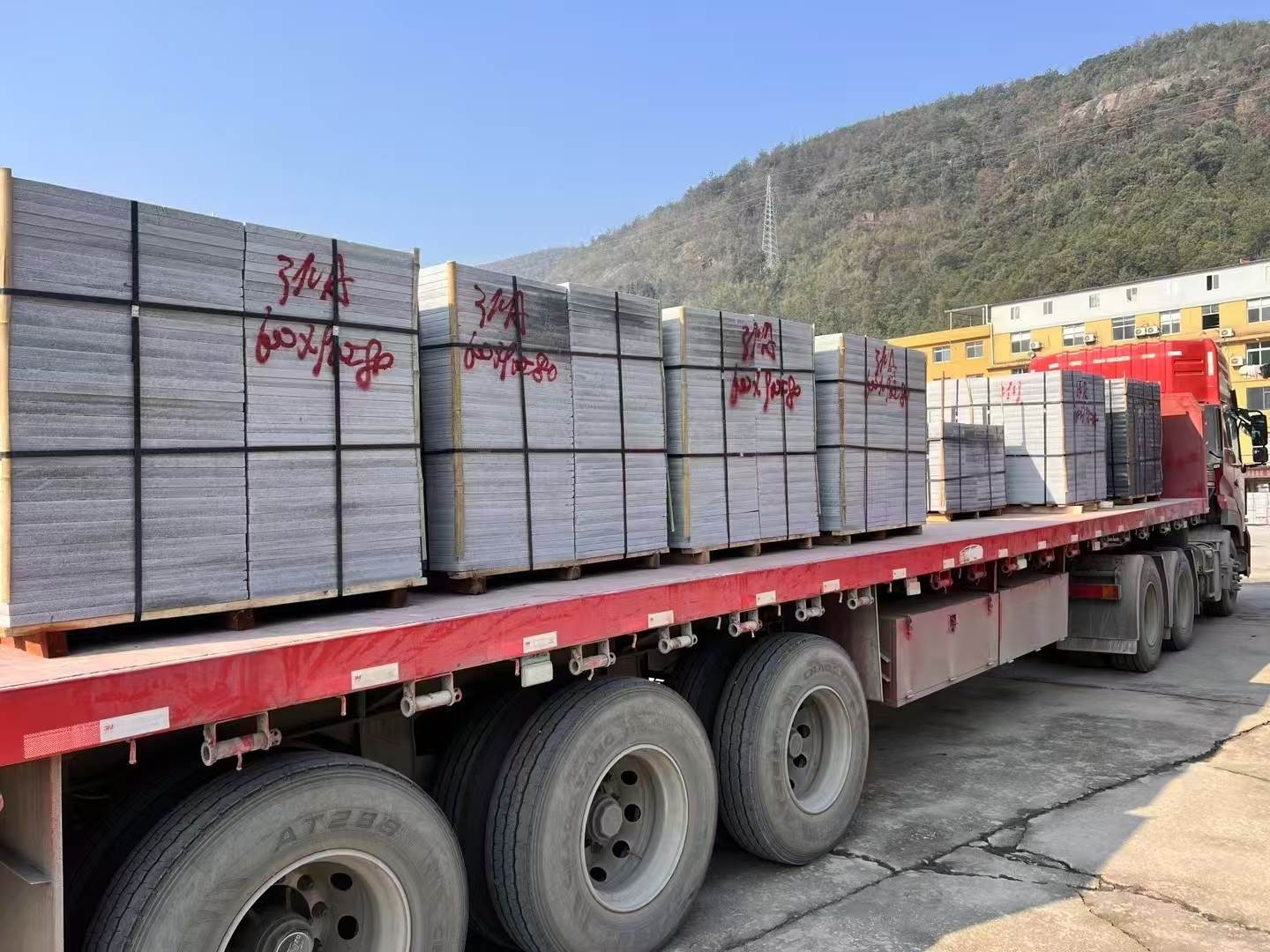 南通 芝麻灰地铺石出货日常