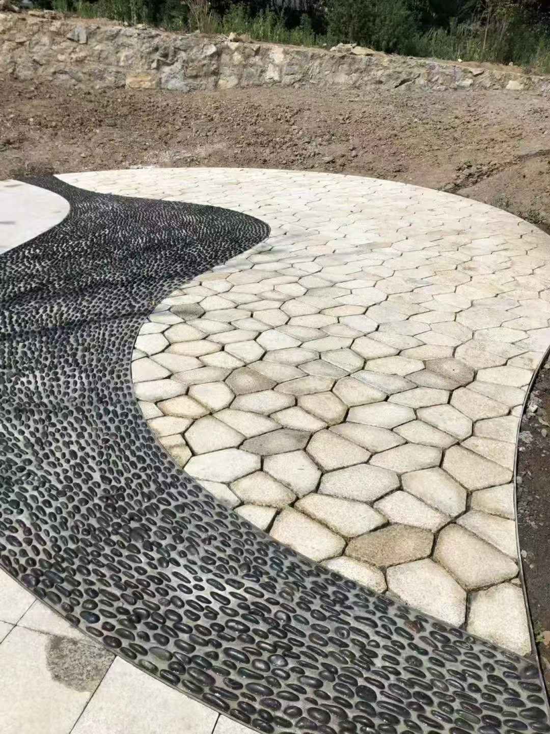 南通 黄金麻冰裂纹地铺石工地铺装案例