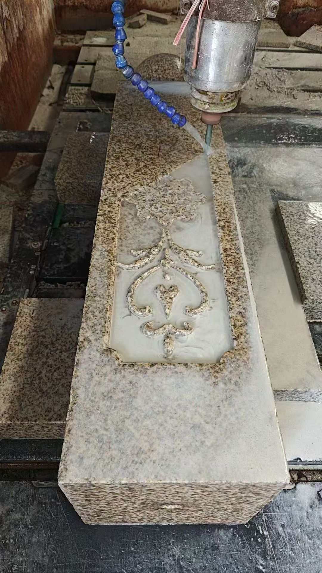 南通 黄金麻花岗岩异形加工雕刻栏杆大柱