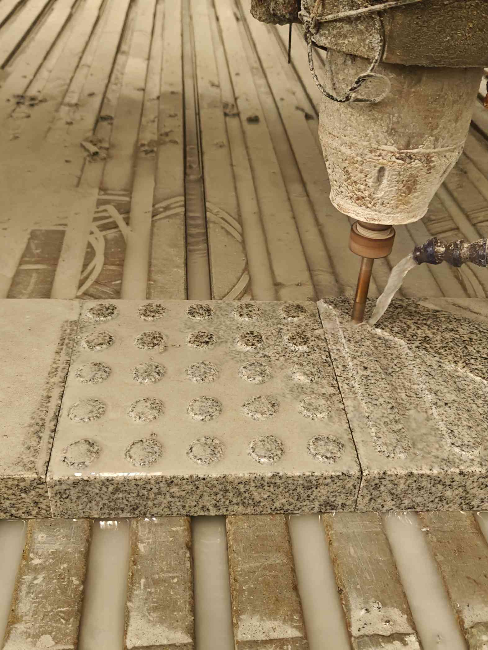 南通 芝麻白花岗岩石材盲人石、盲道石、盲点石