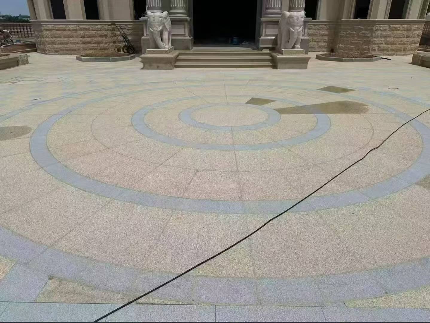 南通 黄金麻芝麻灰花岗岩石材地铺拼接效果