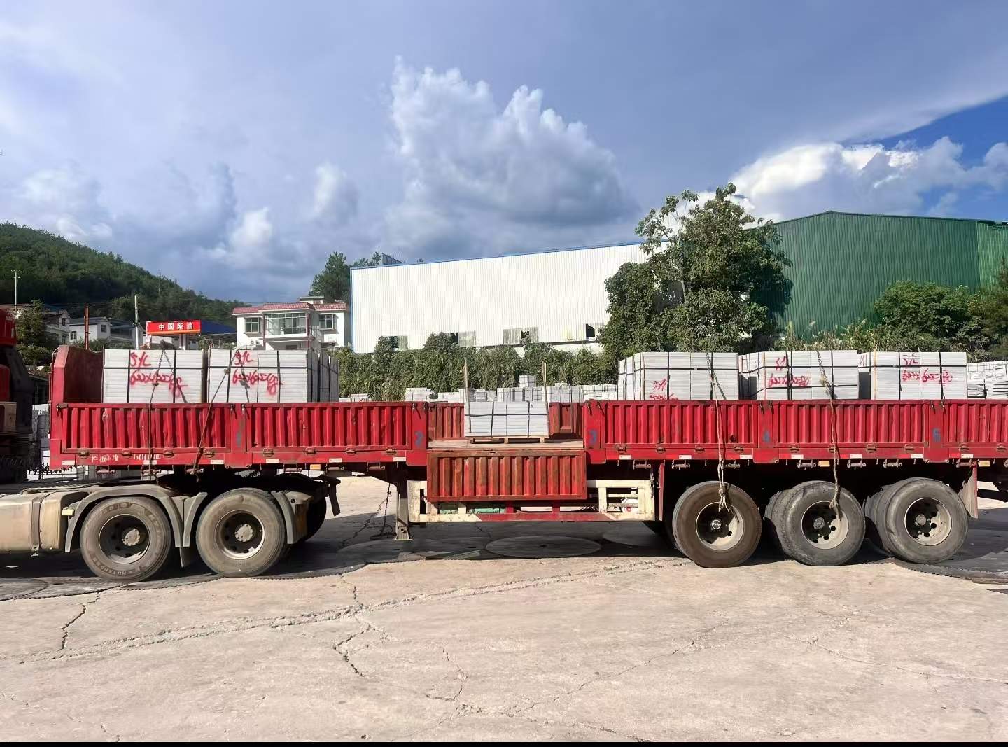 南通 芝麻灰花岗岩地铺石出货日常