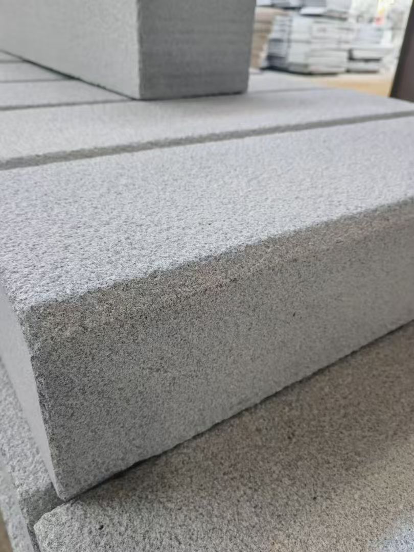 南通 芝麻灰荔枝面路沿石