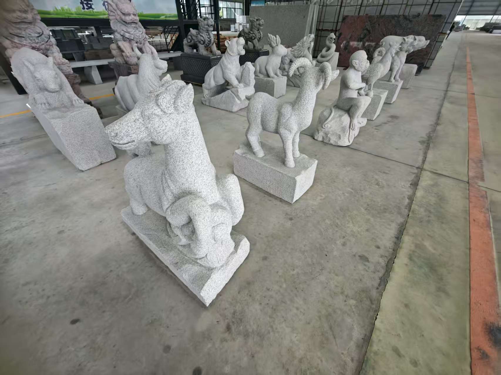 南通 芝麻白花岗岩造型立体雕刻——十二生肖