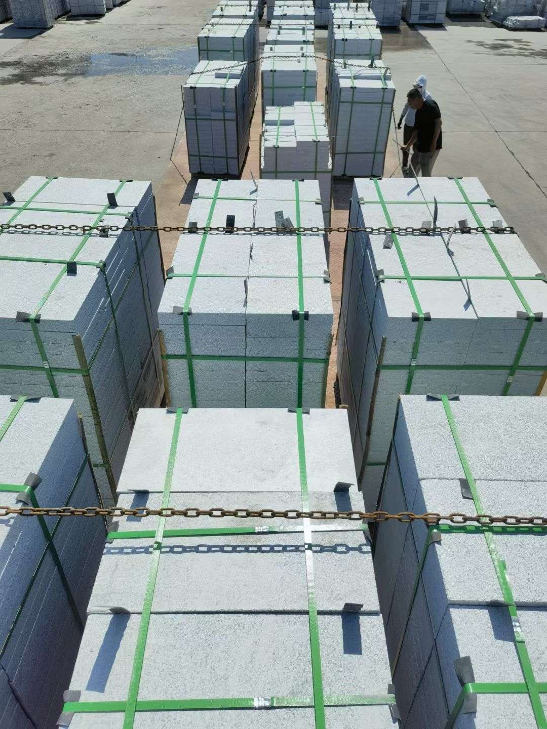 南通 芝麻白花岗岩5公分地铺石 花岗岩厂家工厂装车日常